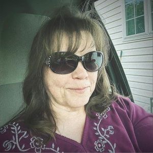 Meet your Posher, Janet